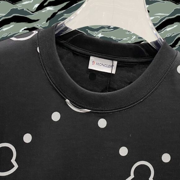 Moncler men's round neck short sleeve T-shirt - Picture 3 of 5